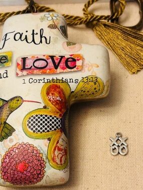 Retired James Avery XOXO charm